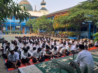Kegiatan Tadarus Al Quran Setiap Hari Jumat